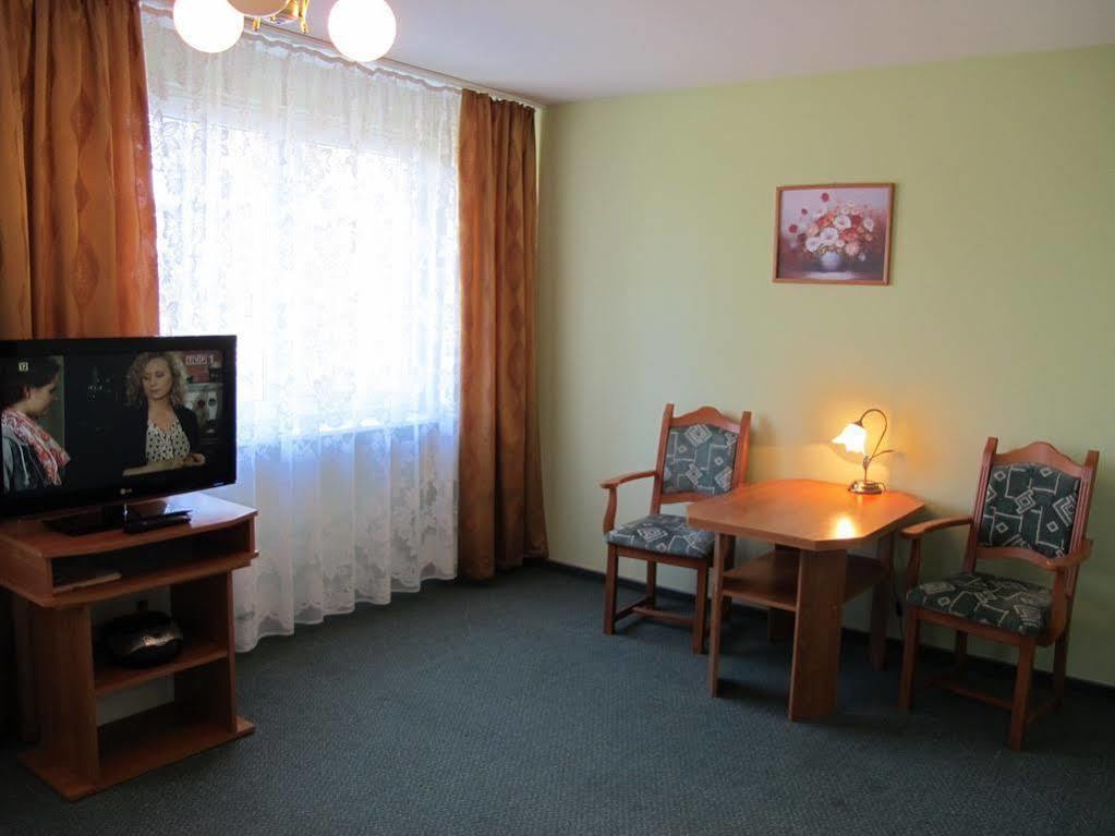 Amelia Zdroj Medical & Spa Iwonicz-Zdrój Екстериор снимка